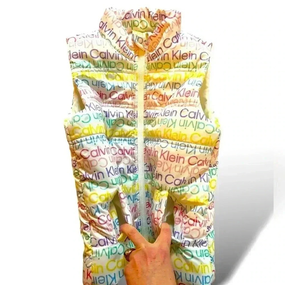 Calvin Klein Vest Size 6T Girls Puffy Puffer Vest. 15% dsct w 2+ bndle - Picture 7 of 7